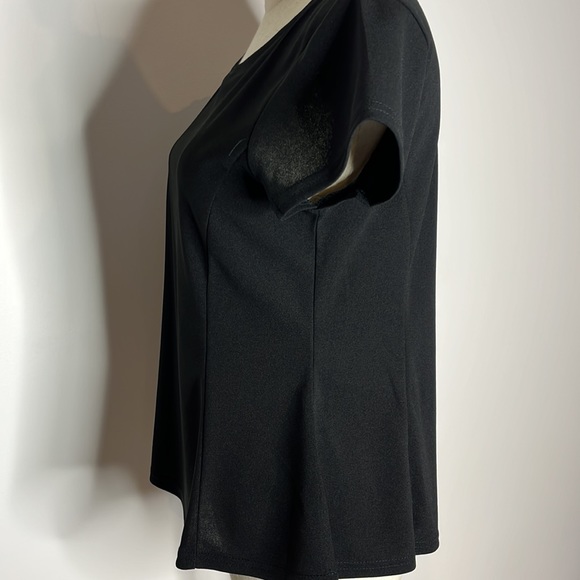 Temt black top flared hem - Picture 3 of 5
